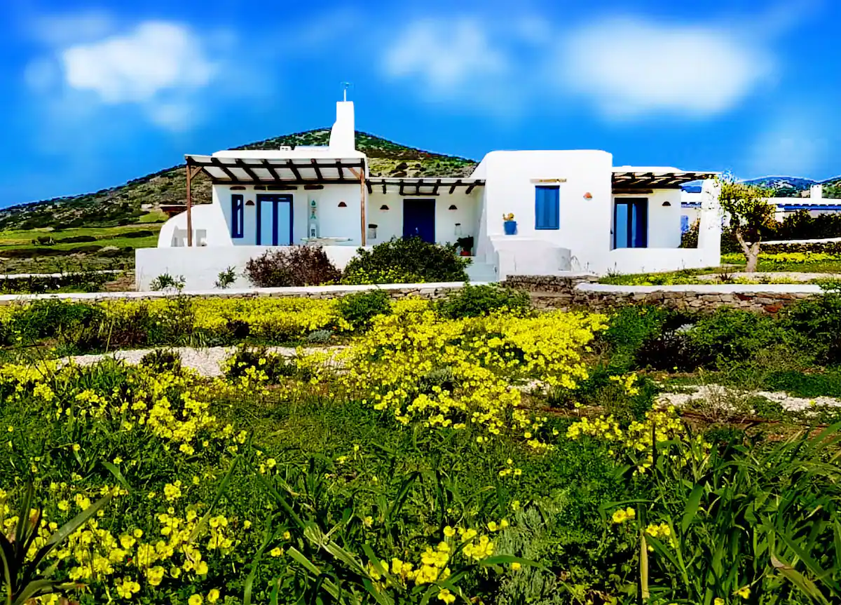 Traditional-Cyclades-Seaside-Home-antiparos-greece